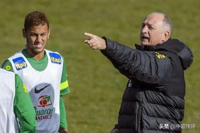 知名足球媒体人袁野爆料称，国足主帅三周后出炉，22冠王领跑，李铁还有机会吗？