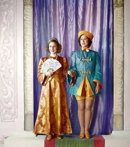 英国女王和玛格丽特公主最珍贵的合影,最后一张令人惊艳