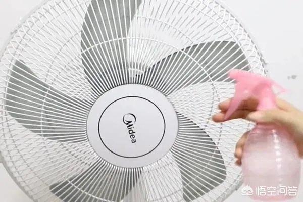 什么方法让风扇叶子不沾尘？