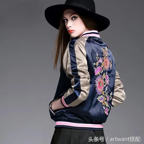 今年秋季比较流行什么样的外套呢？