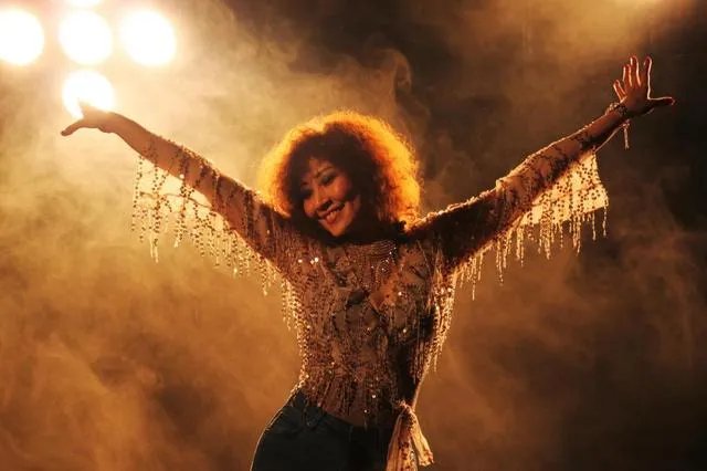 如何评价歌手张蔷?