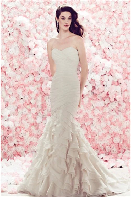 唯美婚纱图片新娘背影 露背婚纱内衣怎么穿