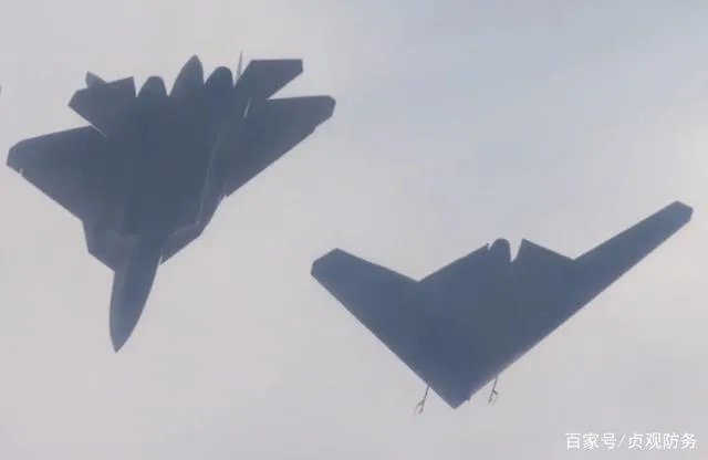 怎么看待俄罗斯新第5代战机即将亮相莫斯科航展呢？