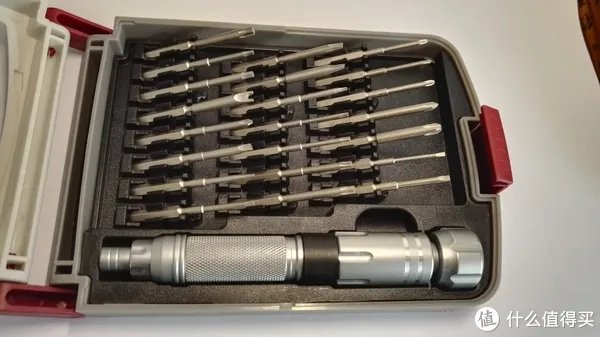 我的那些电动工具们 篇三十五：好用才是硬道理—小评手里在用的四款精修螺丝刀套装