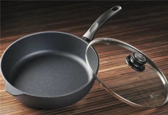 不粘锅涂层有毒性吗