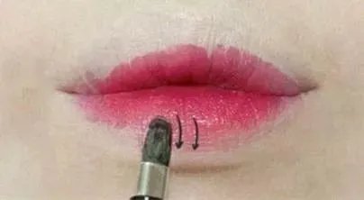 唇妆怎么画？三种基础唇妆简单易学
