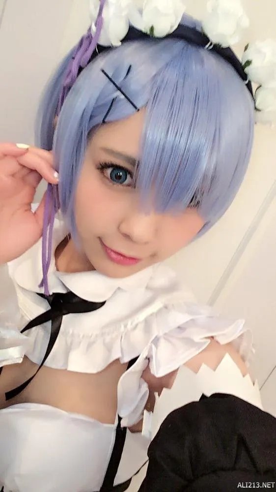 11区宅男女神晒女仆装COS 这么清纯竟然是18禁女星