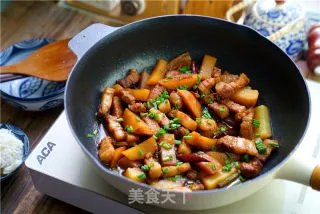 土豆红烧肉