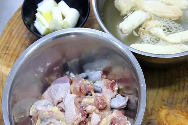 鸡汤炖什么菜好吃