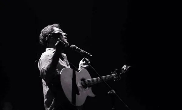 曾经以为人生就这样了、 这句歌词的歌名叫什么