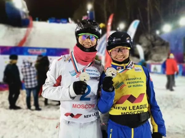 王心迪领奖台求婚冬奥冠军徐梦桃,体坛还有哪些神仙眷侣?