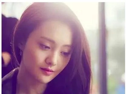 俞灏明和郑爽是什么关系？