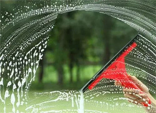 玻璃贴膜怎么贴 贴玻璃膜有哪些技巧