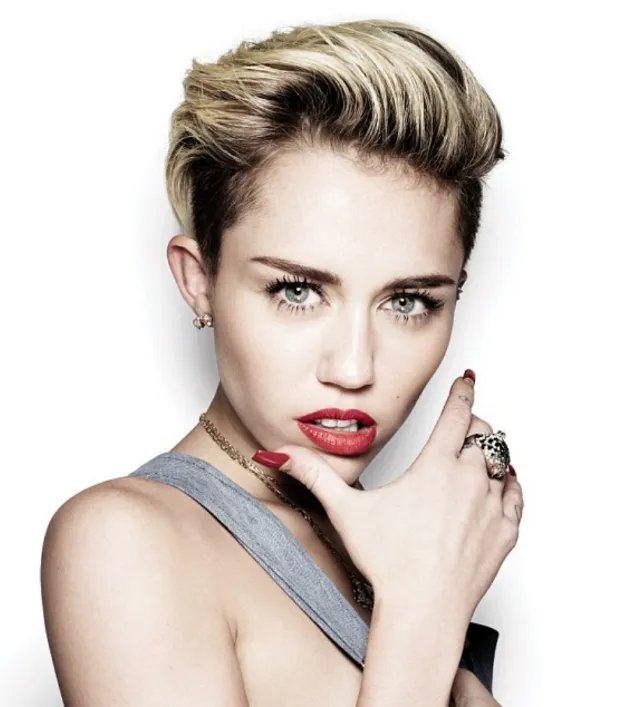 吉米今夜秀中有一个女歌手在节目后演唱的一首歌，什么body