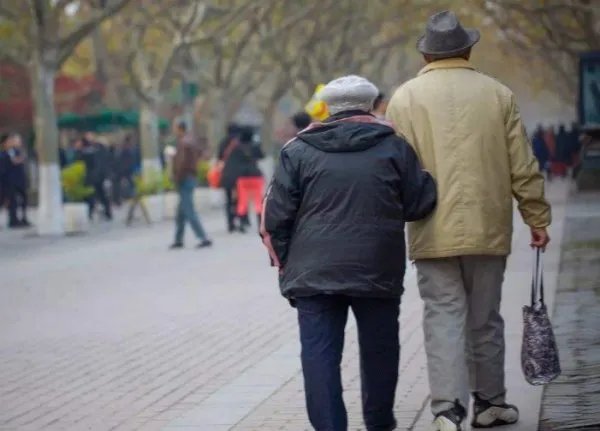 如何看待我国将需要6个年轻人养1个老人的情况?