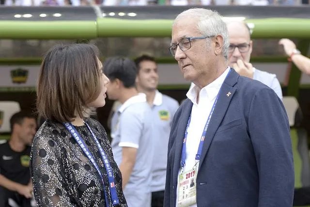 曼萨诺是一个怎样的教练？