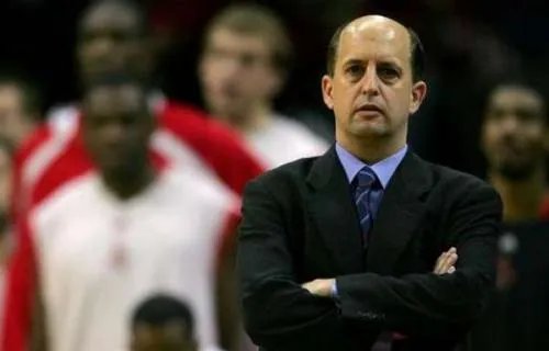 杰夫范甘迪表示应该取消全明星，一场出手160多个三分真的很尴尬，对此你怎么看？