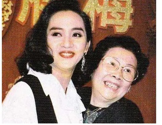 梅艳芳母亲抱怨什么？