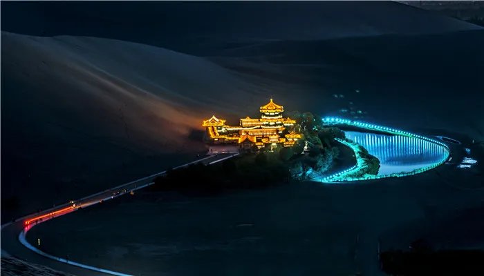 月牙泉位于我国哪个省份 月牙泉在我国什么省