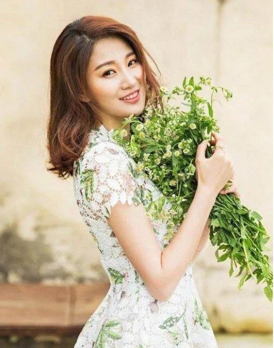 侯梦莎个人资料与老公简介：侯梦莎老公是任柯诺吗