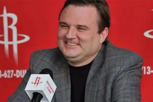 莫雷事件愈演愈烈，莫雷并没有道歉的意思，为什么哈登却来道歉了？