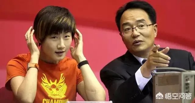中国最好的乒乓球电视解说员是谁?