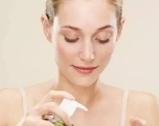 卸妆水好还是卸妆油好用