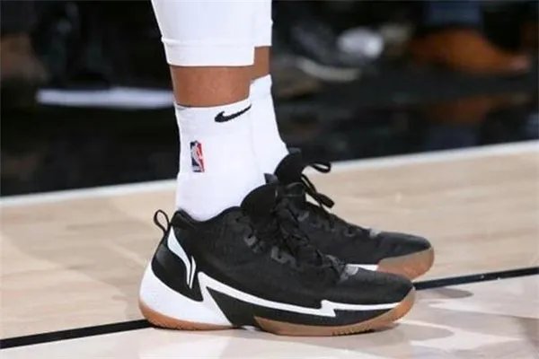 团队篮球鞋是什么意思 篮球鞋td版什么意思