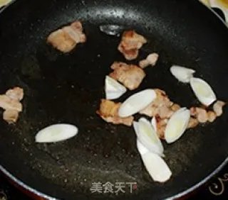 辣白菜炒五花肉