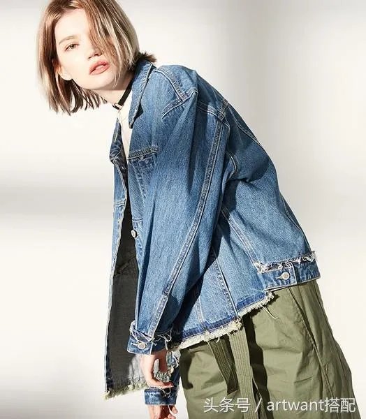 今年秋季比较流行什么样的外套呢？