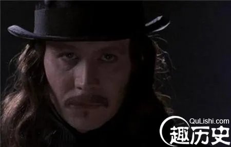 德古拉伯爵成为吸血鬼背后的凄美爱情故事
