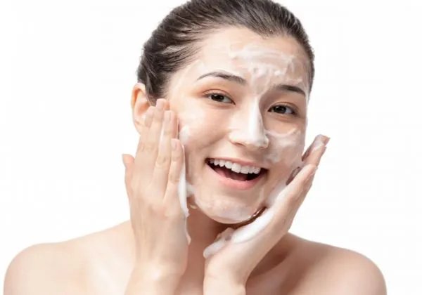 卸妆油的使用方法 卸妆油怎么用