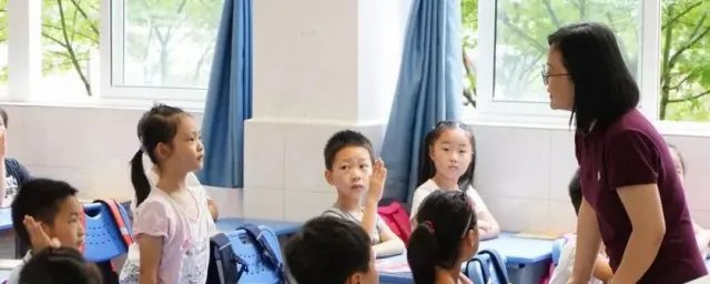 可怜九月初三夜下一句是什么 可怜九月初三夜下一句是露似真珠月似弓