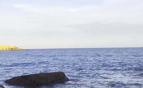 描写大海的诗句