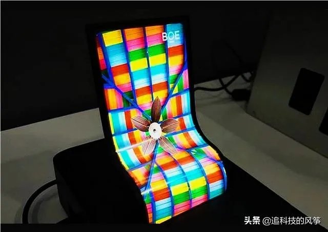 为什么手机上全是OLED屏，而显示器却几乎看不到呢？