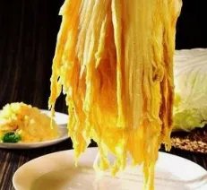 大庆饮料瓶腌酸菜拧开瞬间爆炸,腌酸菜的时候应当注意哪些?