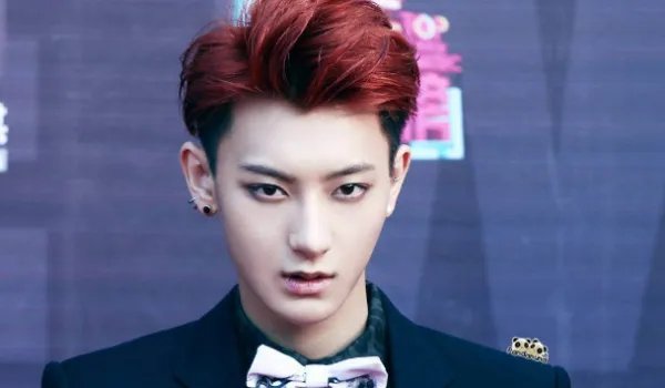 关于黄子韬的女朋友