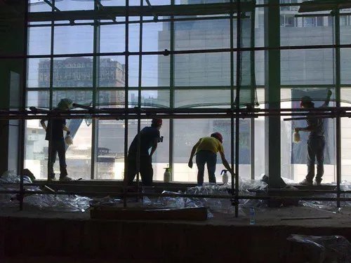 窗户玻璃贴膜怎样贴