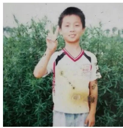 汶川地震男孩成了空降兵是怎么回事？