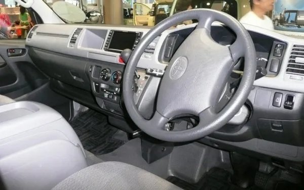 丰田HIACE怎么样？值得买吗？