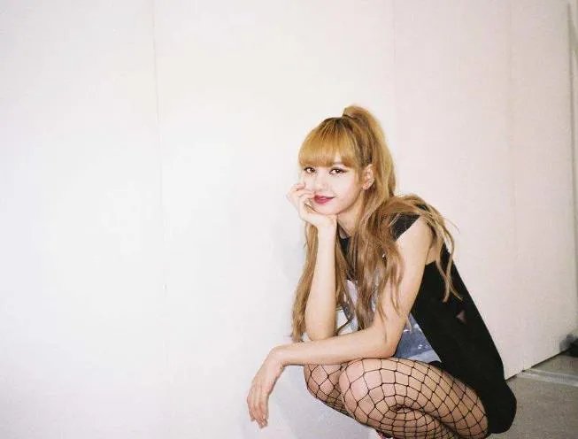 lisa是哪两国混血：lisa详细资料多高多重