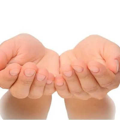 指甲上有横纹是怎么回事