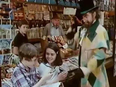 詹妮弗康纳利大尺度剧照:她滚过的床单比你洗过的都多