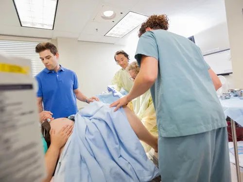 全国爱牙日：德伦口腔为粤西贫困小学捐爱心物资