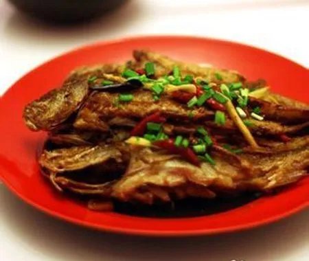 蒜烧小黄鱼怎么做好吃 好吃的蒜烧小黄鱼做法
