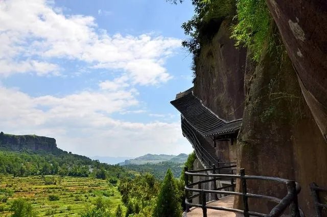 青龙大瀑布有什么景点?