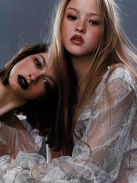 戴文 青木图片个人资料曝光 凹点露底走光