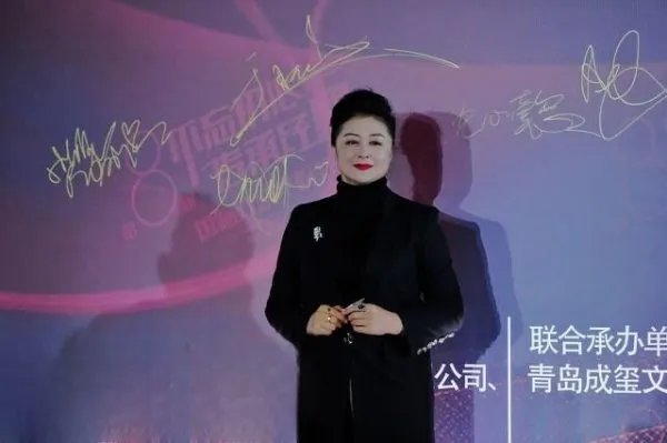 于月仙86版西游记角色 于月仙车辆撞骆驼现场图片