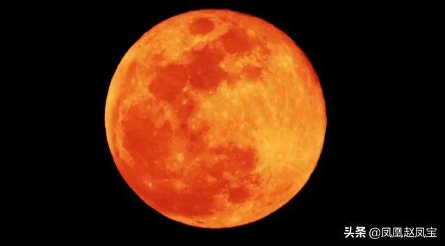 你曾拍过或者见过的最美的月亮是什么样的？