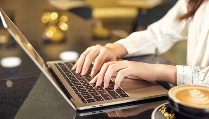 如何删除页眉页脚 页眉和页脚怎么删除